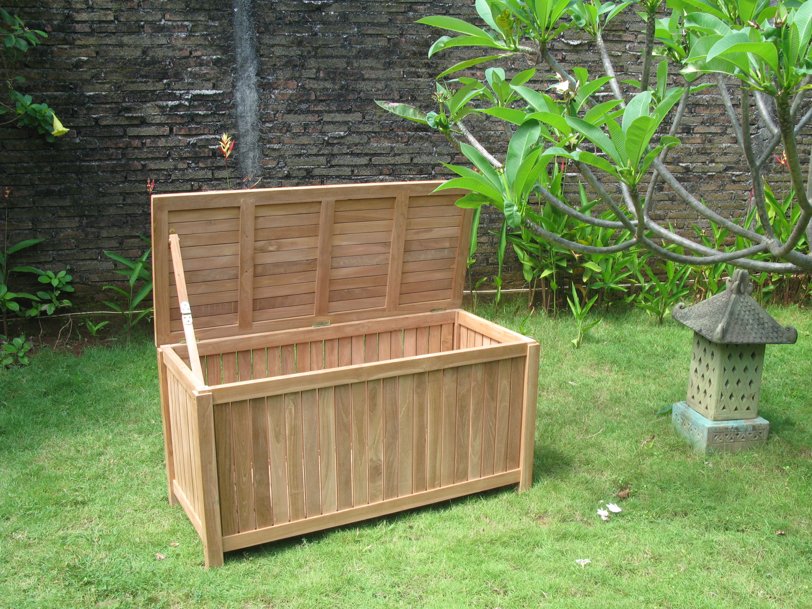 Premium Teak Gartenbox Verstauraum Gartenablage Teakholz offene Lattung klein